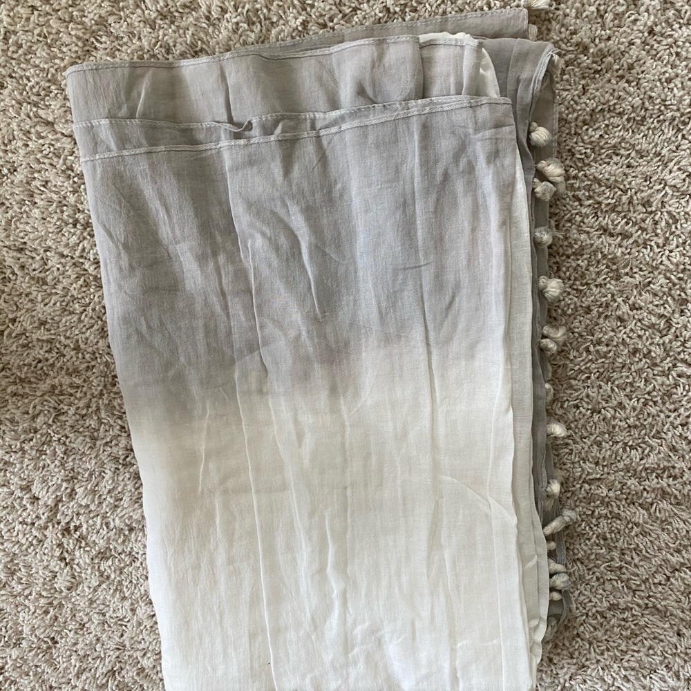 White and grey ombré scarf - Picture 2 of 2